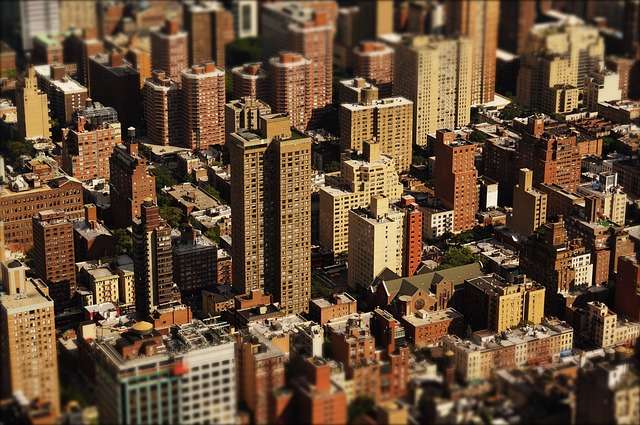 Showings: A New Brokerage Model Betting on Buyer Leads Over Traditional Commissions — AI-generated illustration